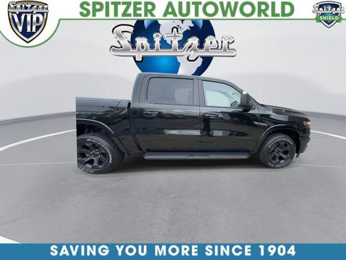 Diamond Black Crystal Pearlcoat 2026 RAM 1500 Big Horn/Lone Star