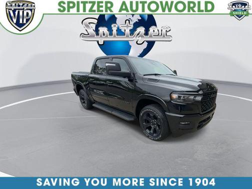 Diamond Black Crystal Pearlcoat 2026 RAM 1500 Big Horn/Lone Star