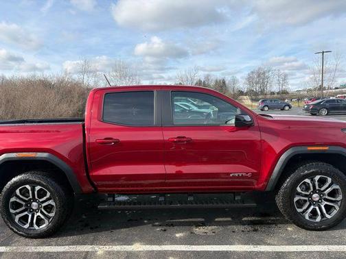 2024 GMC Canyon AT4