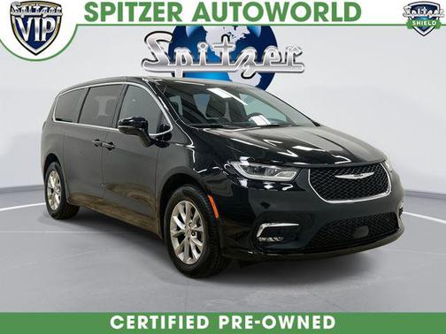 Diamond Black Crystal Pearlcoat 2025 Chrysler Pacifica L