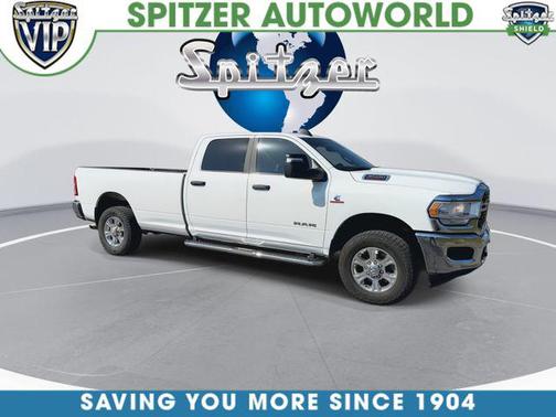 Bright White Clearcoat 2024 RAM 3500 Big Horn Crew Cab 4x4 8' Box