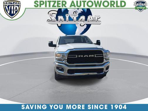 Bright White Clearcoat 2024 RAM 3500 Big Horn Crew Cab 4x4 8' Box
