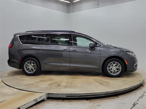 2021 Chrysler Pacifica Touring