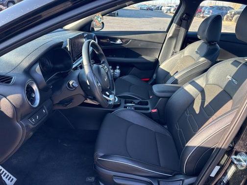 Aurora Black 2024 Kia Forte GT-Line