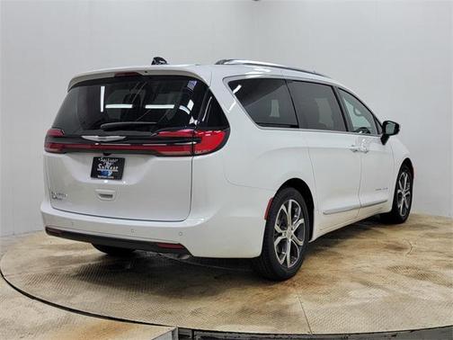 2026 Chrysler Pacifica L