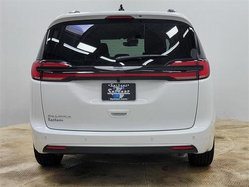 2026 Chrysler Pacifica L