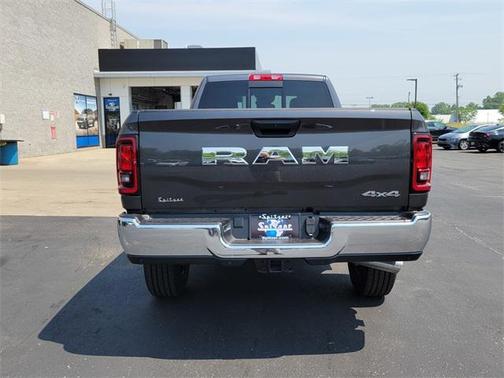 2025 RAM 2500 Tradesman Crew Cab 4x4 8' Box