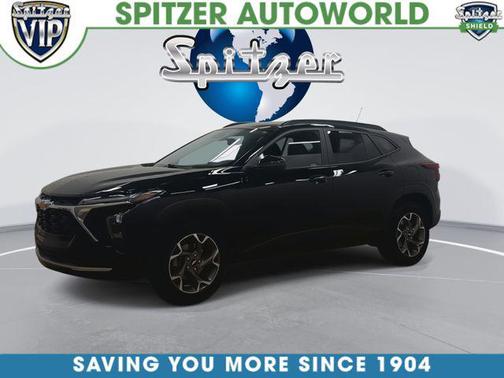 Mosaic Black Metallic 2024 Chevrolet Trax LT