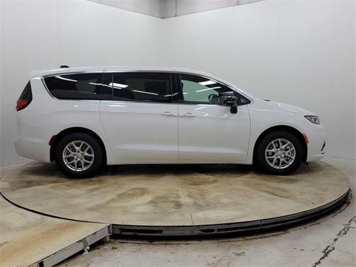 2025 Chrysler Pacifica L