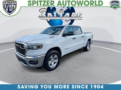 Bright White Clearcoat 2025 RAM 1500 Big Horn/Lone Star