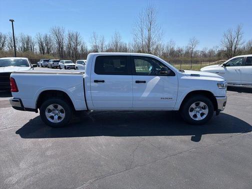 Bright White Clearcoat 2025 RAM 1500 Big Horn/Lone Star