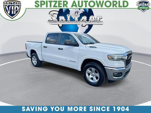 Bright White Clearcoat 2025 RAM 1500 Big Horn/Lone Star