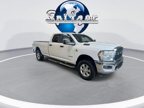 2024 RAM 3500 Big Horn Crew Cab 4x4 8' Box