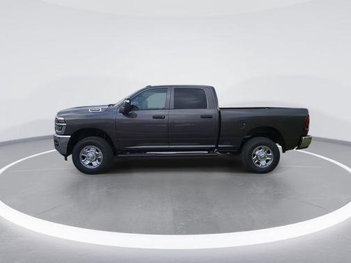 2026 RAM 2500 Tradesman Crew Cab 4x4 6'4' Box