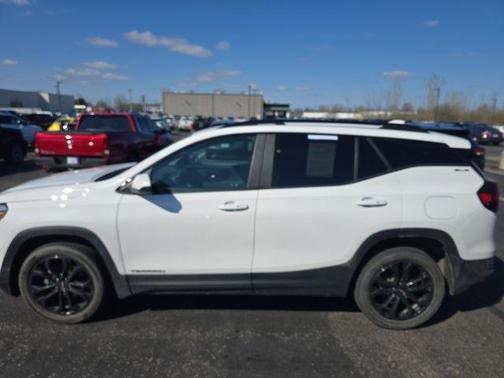 Summit White 2022 GMC Terrain SLE