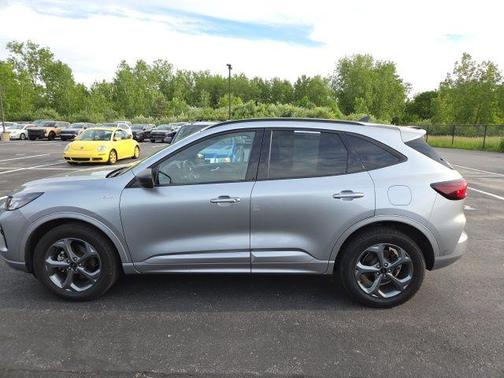 Iconic Silver Metallic 2023 Ford Escape ST-Line