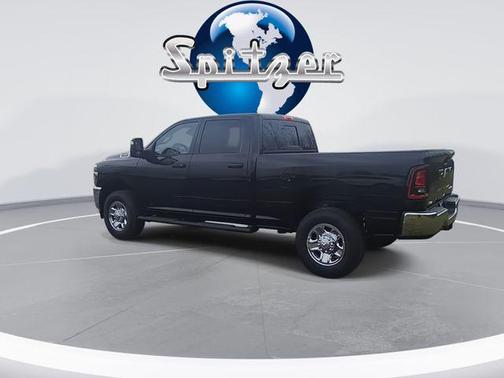 2026 RAM 2500 Tradesman Crew Cab 4x4 6'4' Box