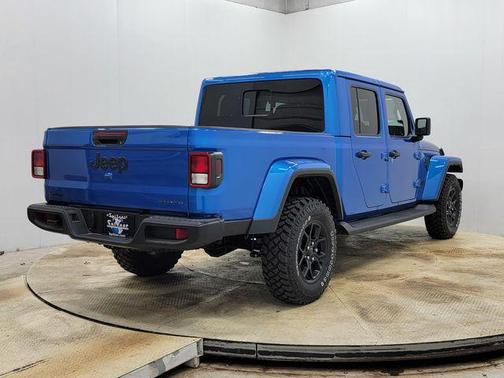 2025 Jeep Gladiator High Tide