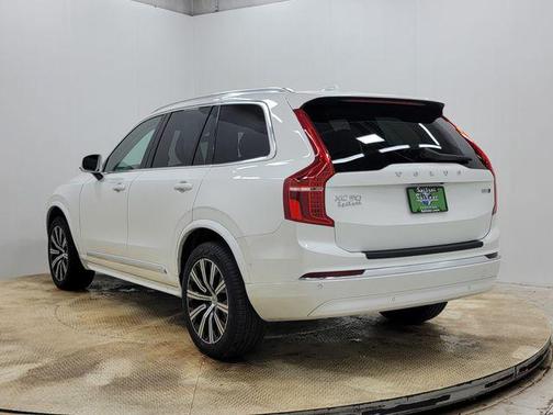 2024 Volvo XC90 B5 Plus Bright Theme
