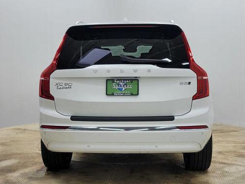 2024 Volvo XC90 B5 Plus Bright Theme