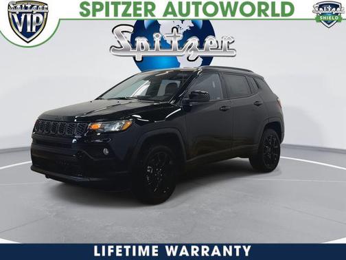 Diamond Black Crystal Pearlcoat 2026 Jeep Compass Latitude