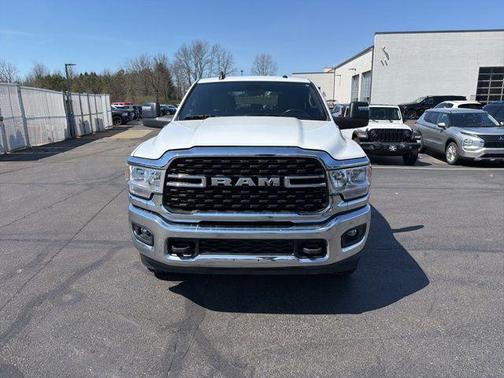 Bright White Clearcoat 2024 RAM 2500 Big Horn Crew Cab 4x4 8' Box