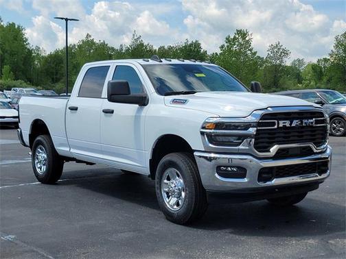 2025 RAM 2500 Tradesman Crew Cab 4x4 6'4' Box