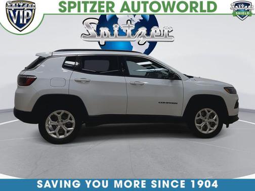 Bright White Clearcoat 2024 Jeep Compass Latitude