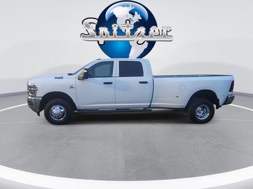 2026 RAM 3500 Tradesman Crew Cab 4x4 8' Box