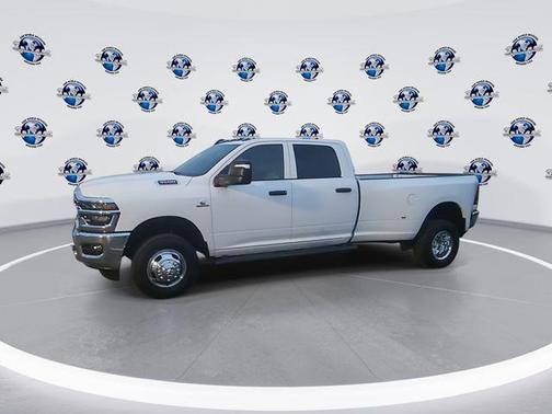 2026 RAM 3500 Tradesman Crew Cab 4x4 8' Box