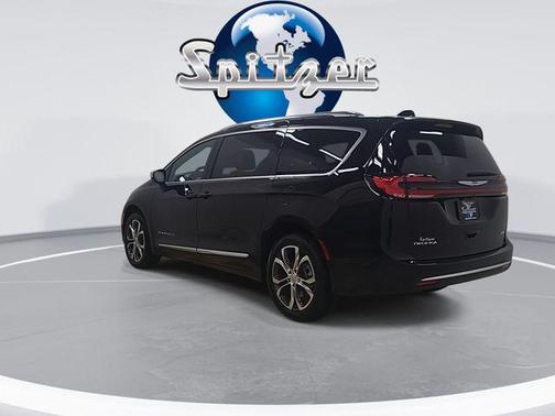 2026 Chrysler Pacifica L