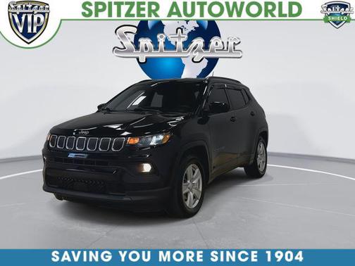 Diamond Black Crystal Pearlcoat 2022 Jeep Compass Latitude