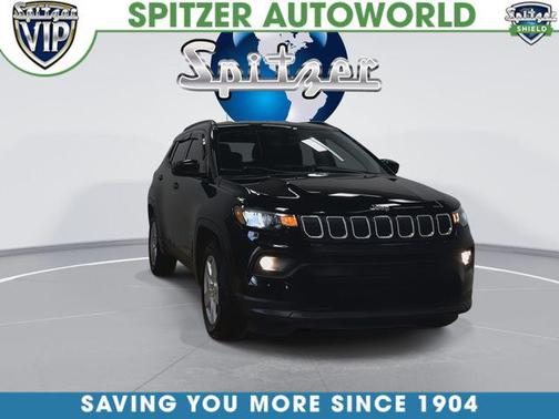 Diamond Black Crystal Pearlcoat 2022 Jeep Compass Latitude