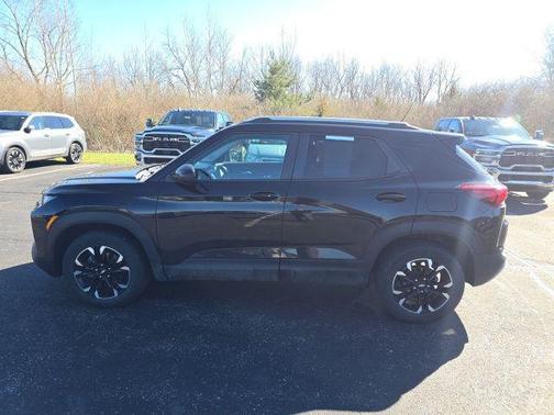 Mosaic Black Metallic 2022 Chevrolet Trailblazer LT