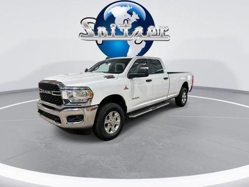 2024 RAM 3500 Big Horn Crew Cab 4x4 8' Box