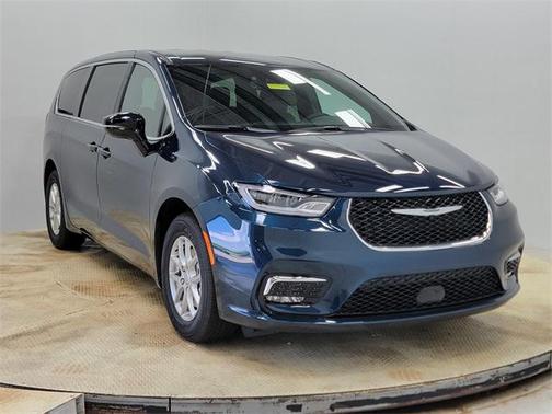 2025 Chrysler Pacifica L