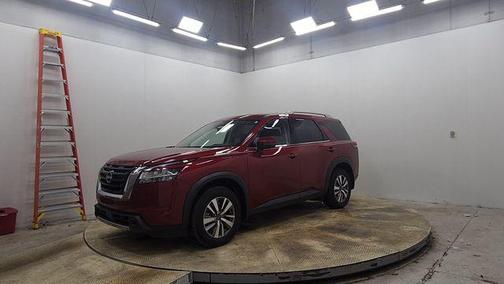 2023 Nissan Pathfinder SL 4WD