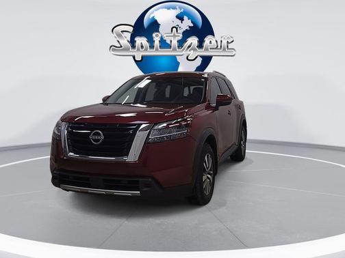 2023 Nissan Pathfinder SL 4WD