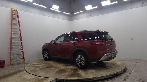 2023 Nissan Pathfinder SL 4WD