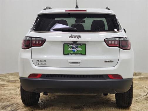 Bright White Clearcoat 2024 Jeep Compass Latitude
