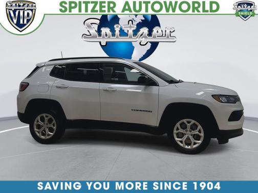 Bright White Clearcoat 2024 Jeep Compass Latitude