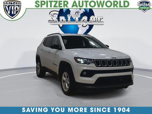 Bright White Clearcoat 2024 Jeep Compass Latitude