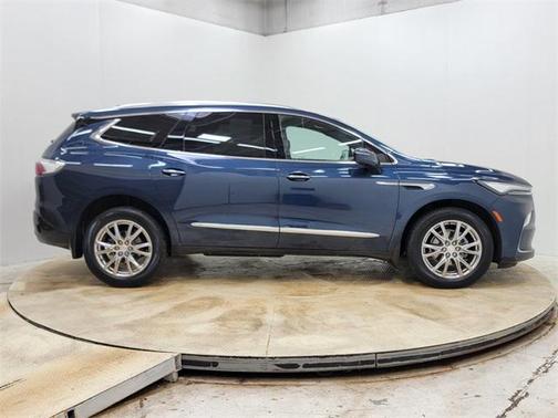 2022 Buick Enclave AWD Essence