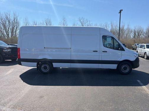 2025 Mercedes-Benz Sprinter 2500 High Roof