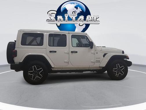 2024 Jeep Wrangler 4-Door Sahara 4x4