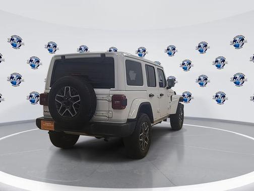 2024 Jeep Wrangler 4-Door Sahara 4x4