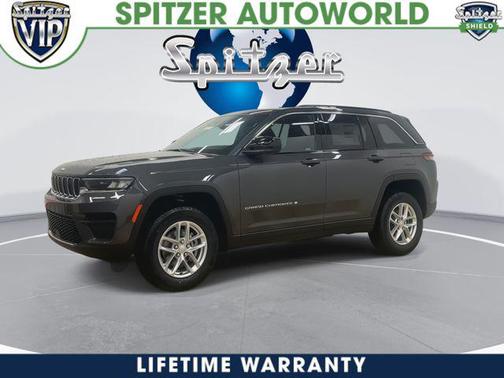 Baltic Gray Metallic Clearcoat 2026 Jeep Grand Cherokee Laredo