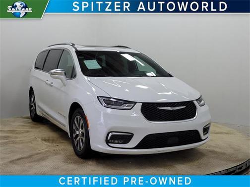 Bright White Clearcoat 2024 Chrysler Pacifica L