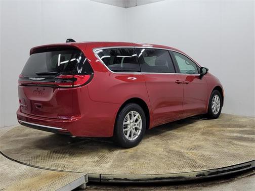 2025 Chrysler Pacifica L