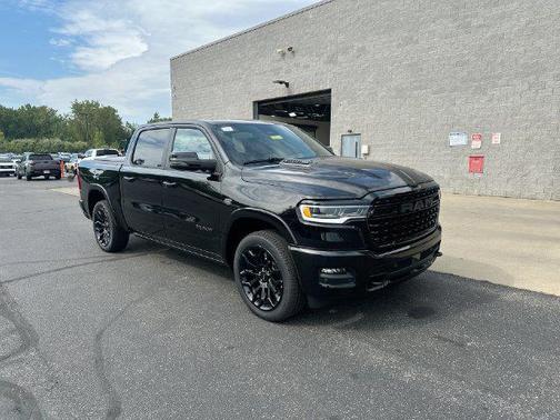 Diamond Black Crystal Pearlcoat 2027 RAM 1500 Limited